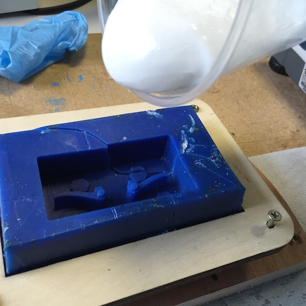 Pouring silicon rubber
