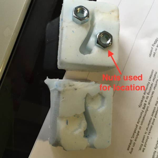 Wax mould broke extracting