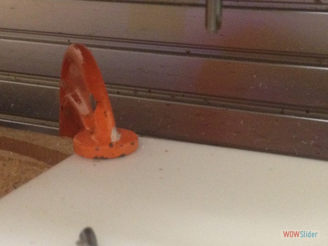ooops.  bad move: I brok the bit by cutting too close to the clamp!