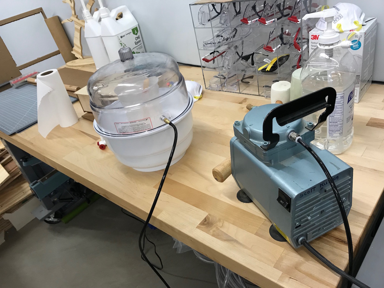 vacuum chamber setup for degassing