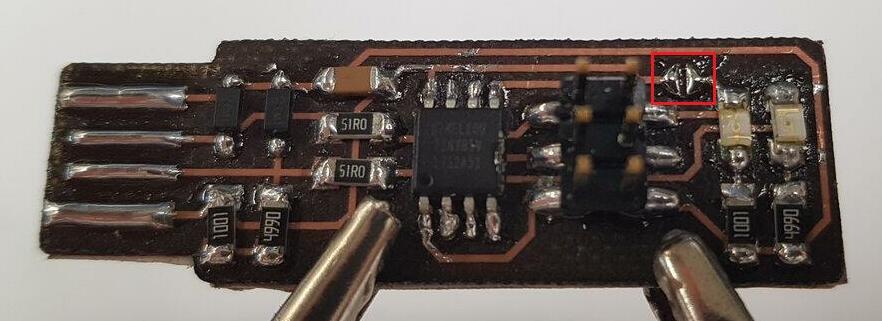 FabTinyISP solder jumper disconnected