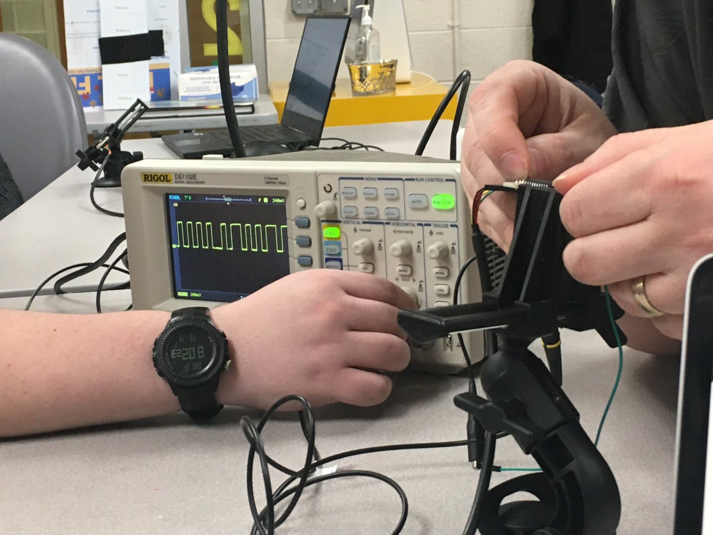 Bits on an oscilloscope