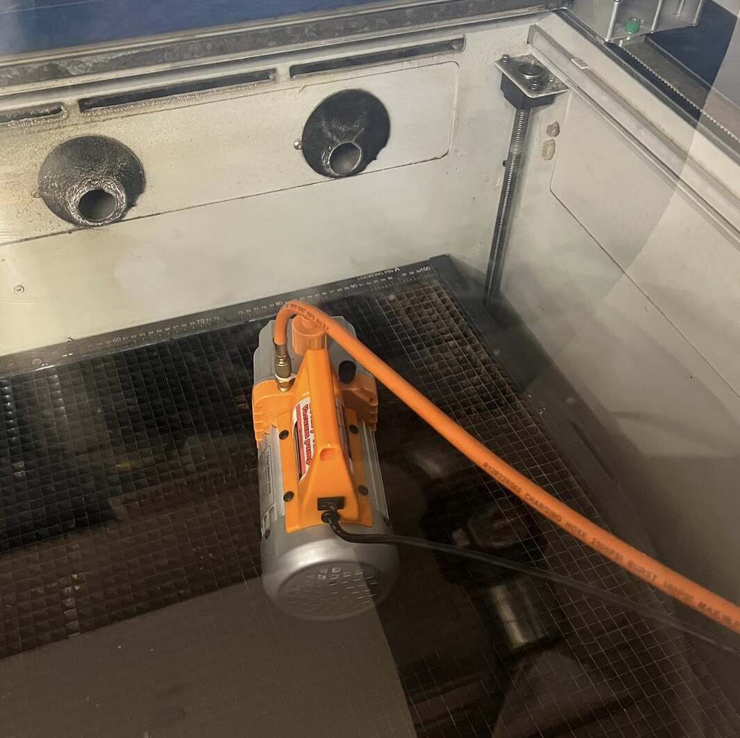 Motor for vacuum chamber