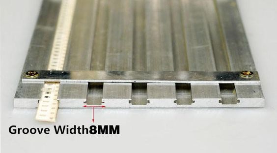 Stripe guide for electronics vending machine