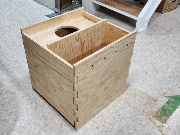 Una caja de madera

Descripcin generada automticamente con confianza baja