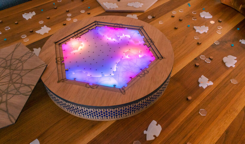 NOVA | My final project | A jigsaw puzzle with light