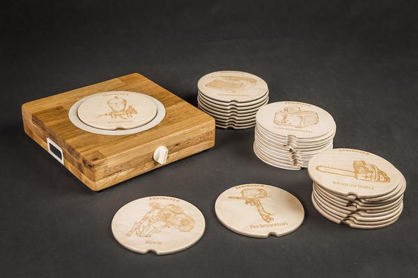 Kannettava äänimuseo, suunnittelija Matti Niinimäki/Månsteri.  Mediamuseo Rupriikki 2016. 