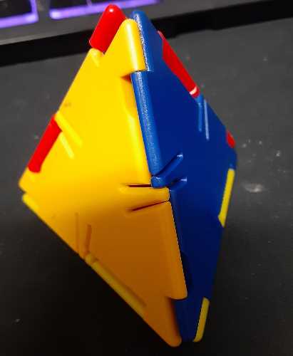 Triangular building peices