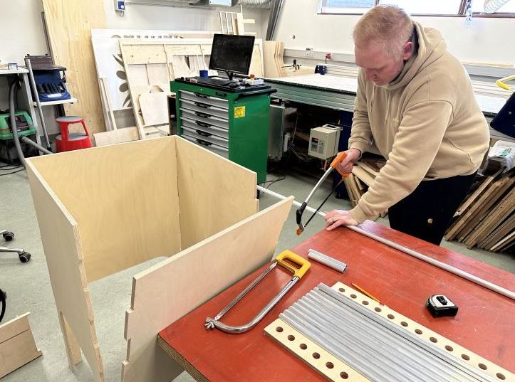 Cutting pipes