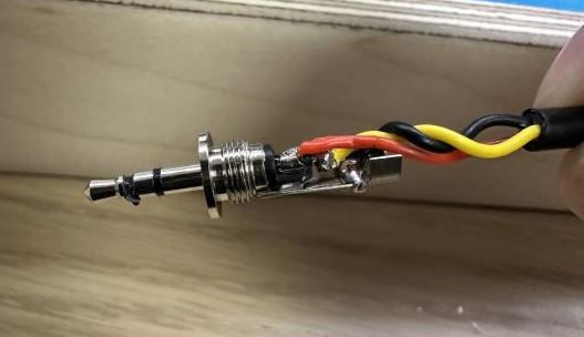 Soldering wires to headphone jack