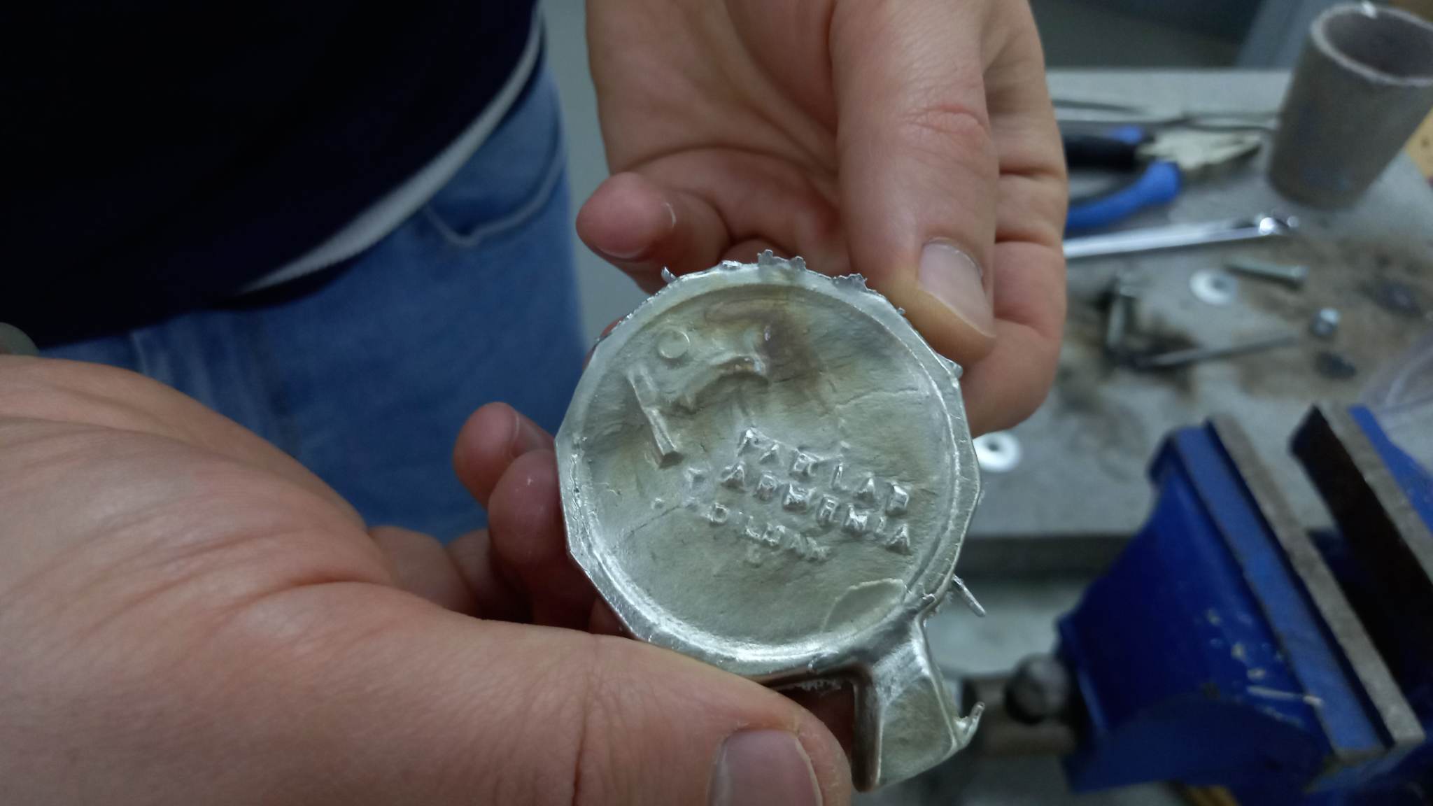 Plaster mold removal