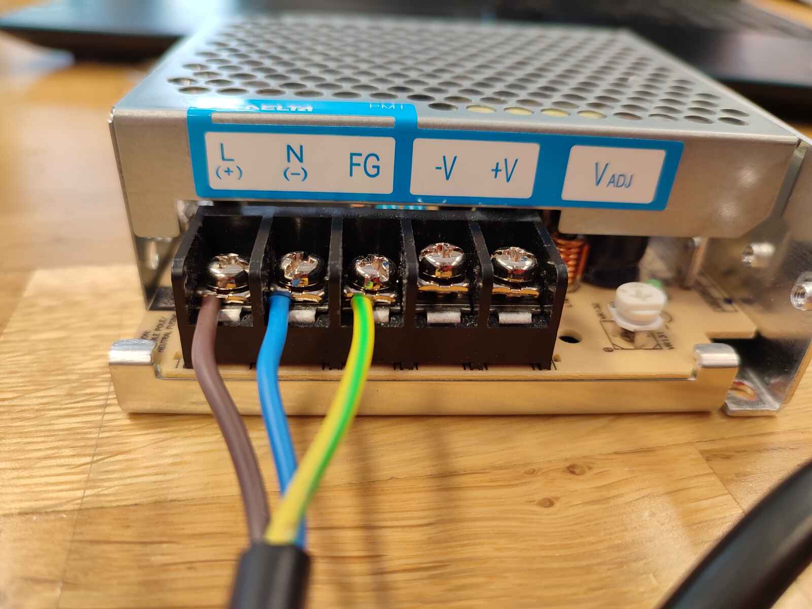 wiring 12v adapter