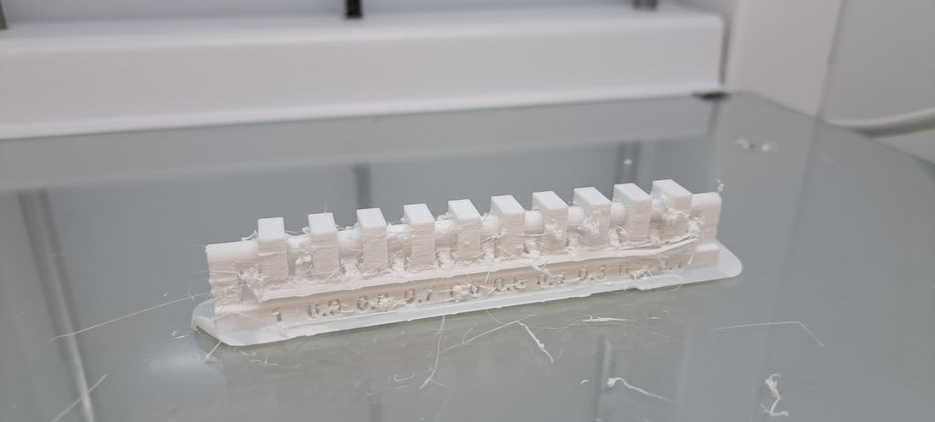 Picture of the clearance test piece finished in the Ultimaker machine