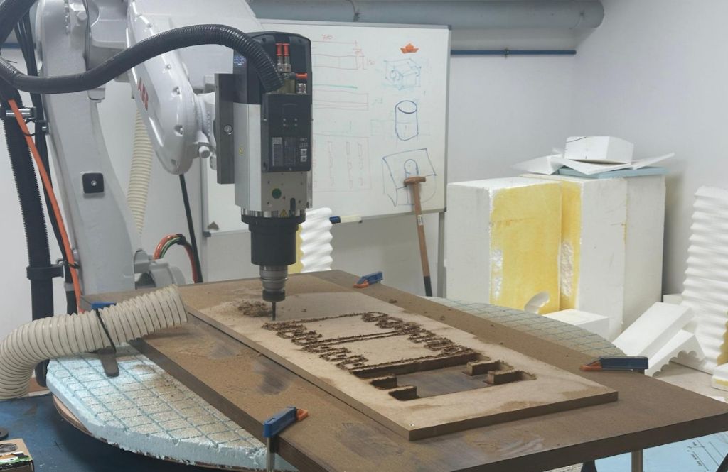 Robot CNC