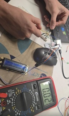 Measuring Current
