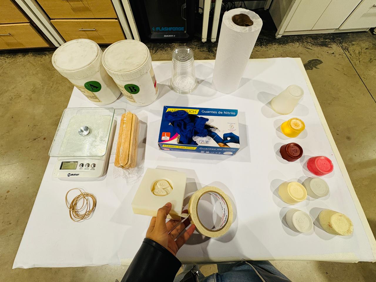 Securing mold