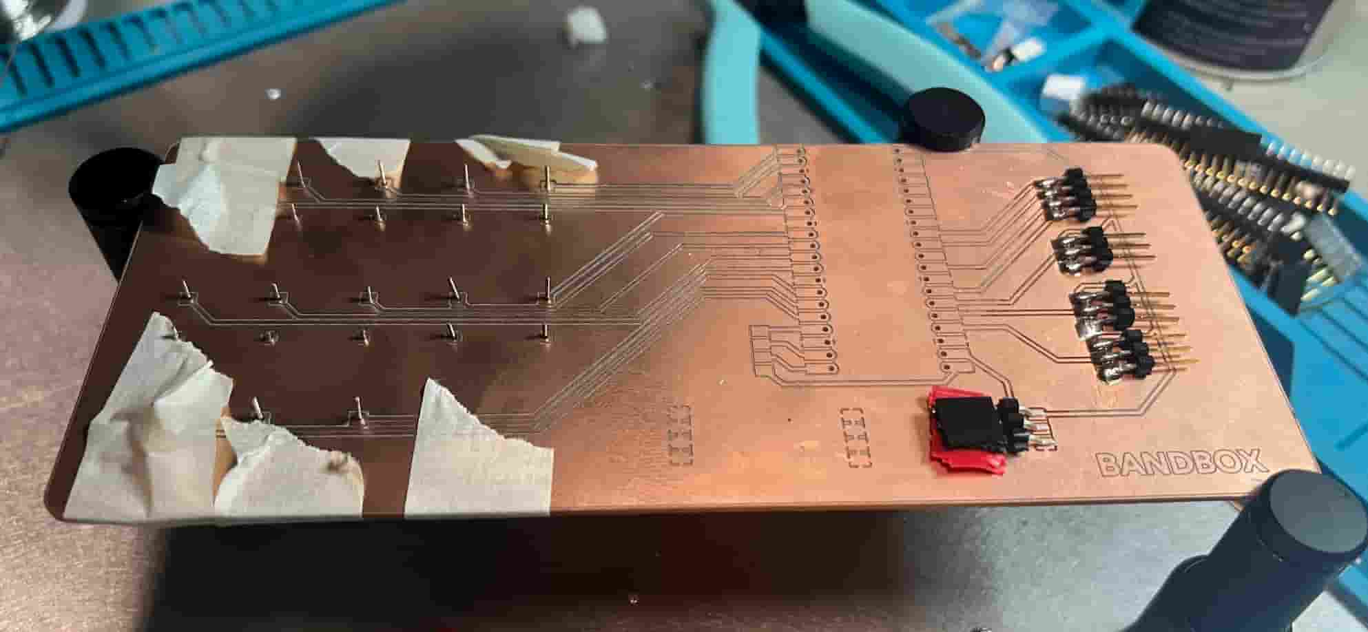 Knob pressed onto servo spline