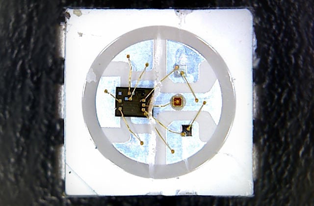 ../_images/leds_neo-closeup.jpg