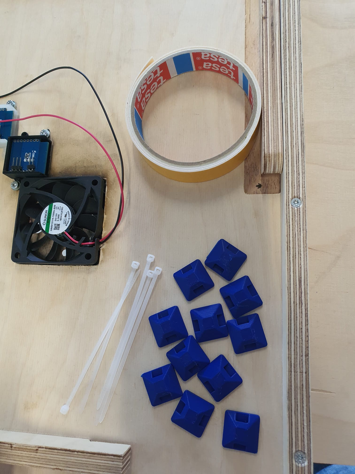 ziptiescableholderdoubletape