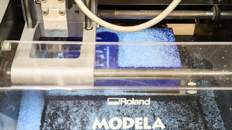 mold_cut