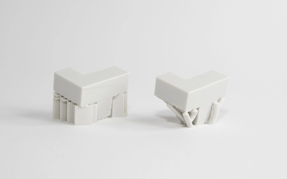 Two types of supports. Source: https://www.hubs.com/knowledge-base/supports-3d-printing-technology-overview/