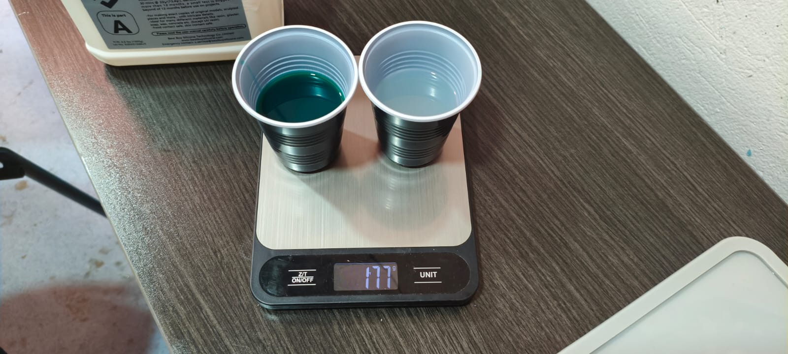 Mixing platinum silicone rubber components