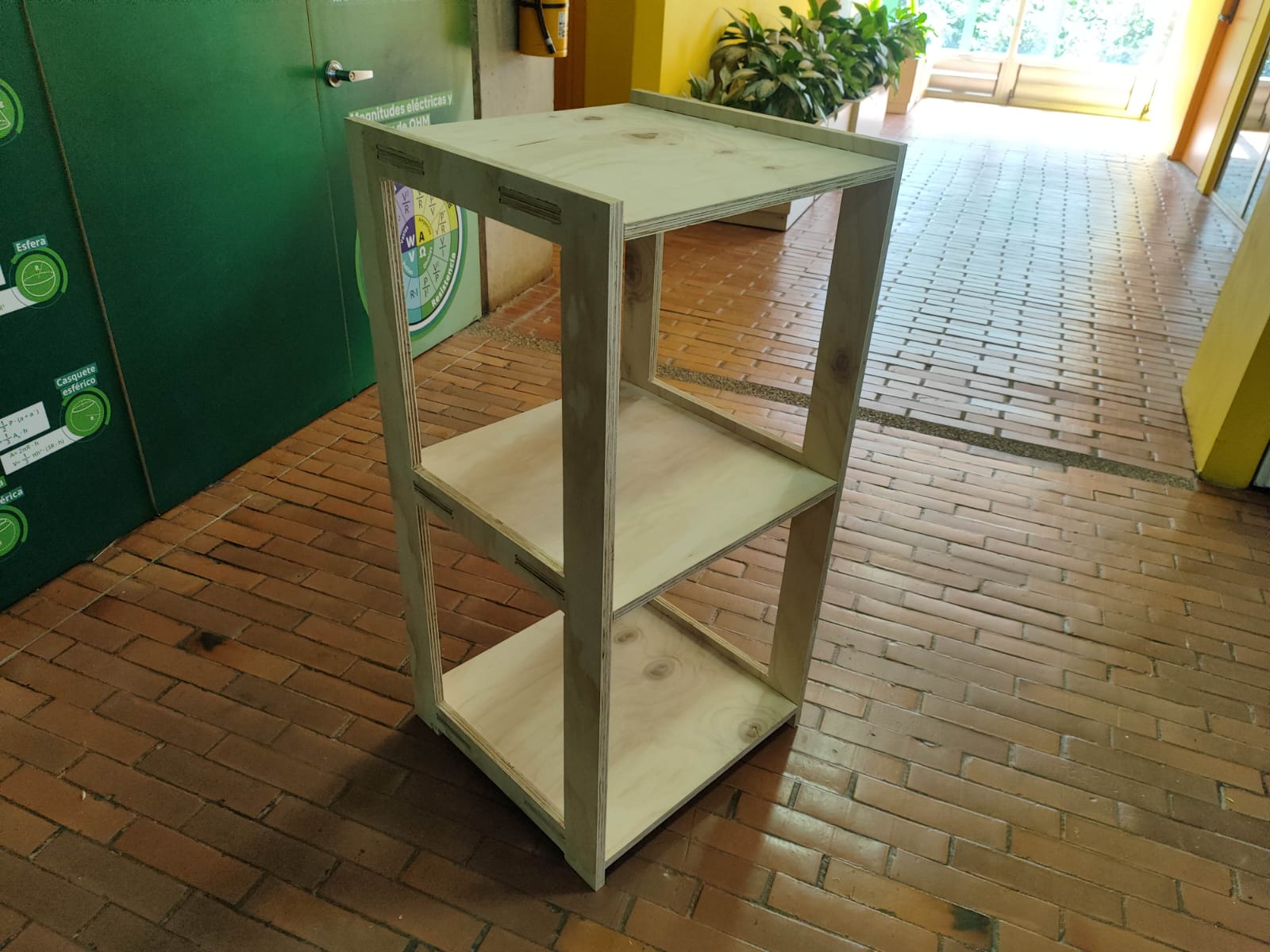Overview of the completely assembled furniture unit