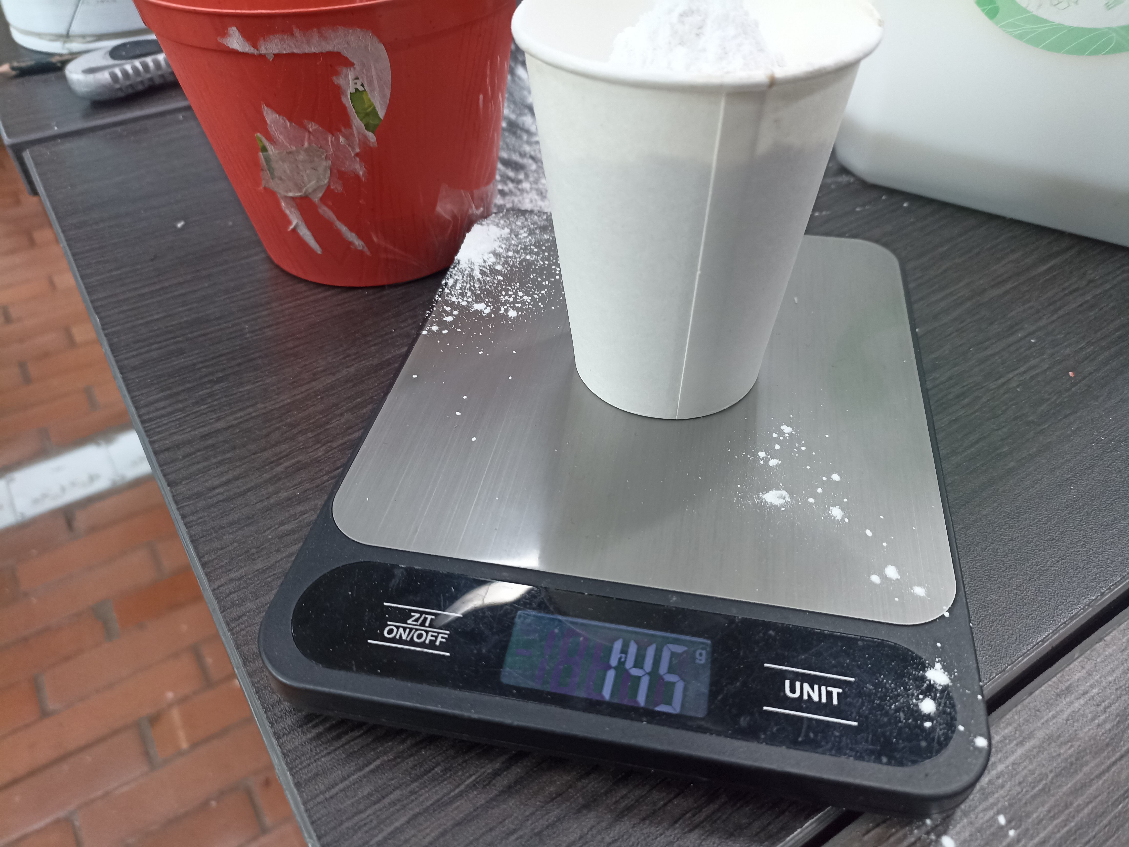 Weighing Ecocryl mixture