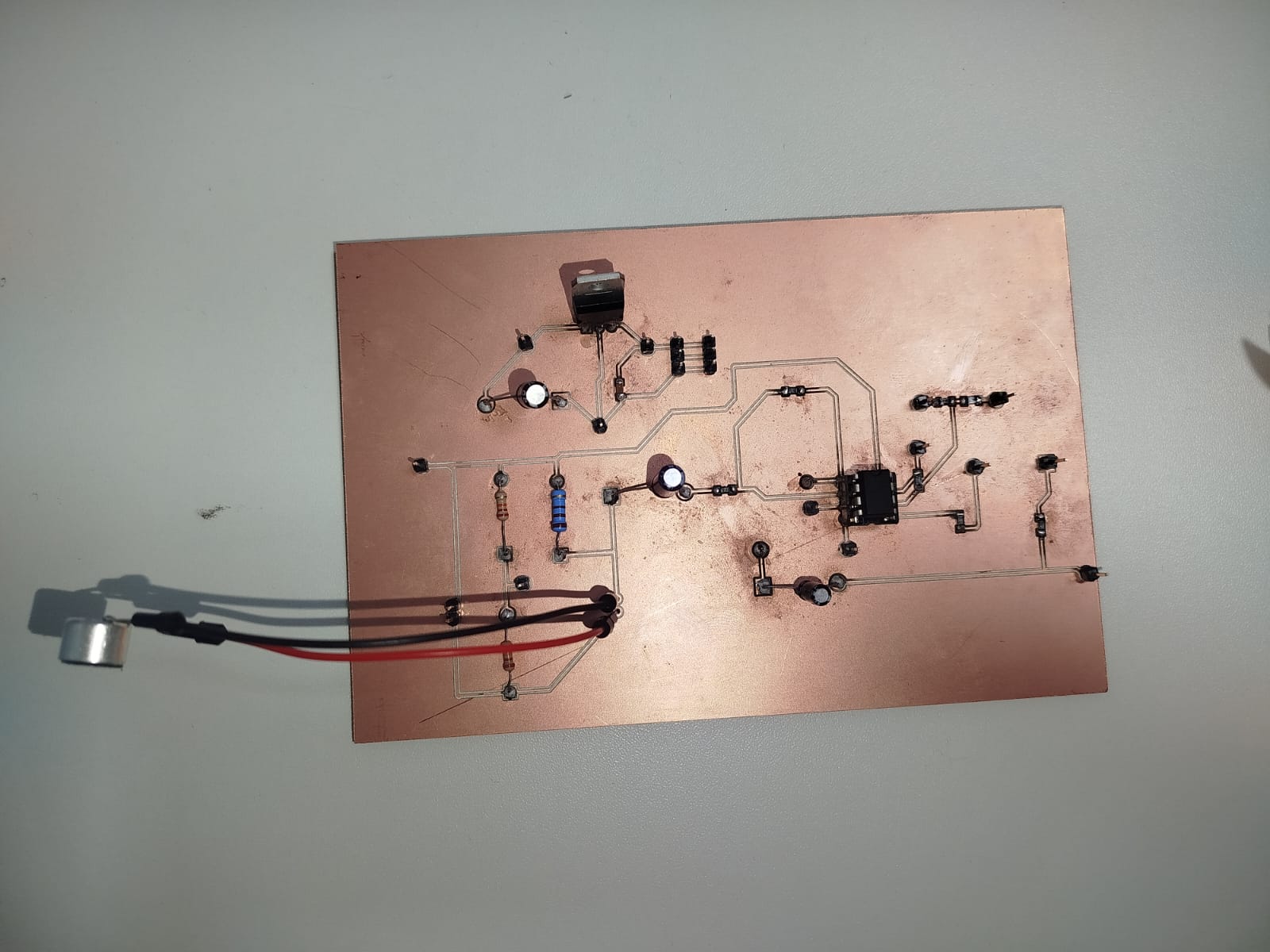 Microphone audio amplifier circuit using LM358 with gain and filtering