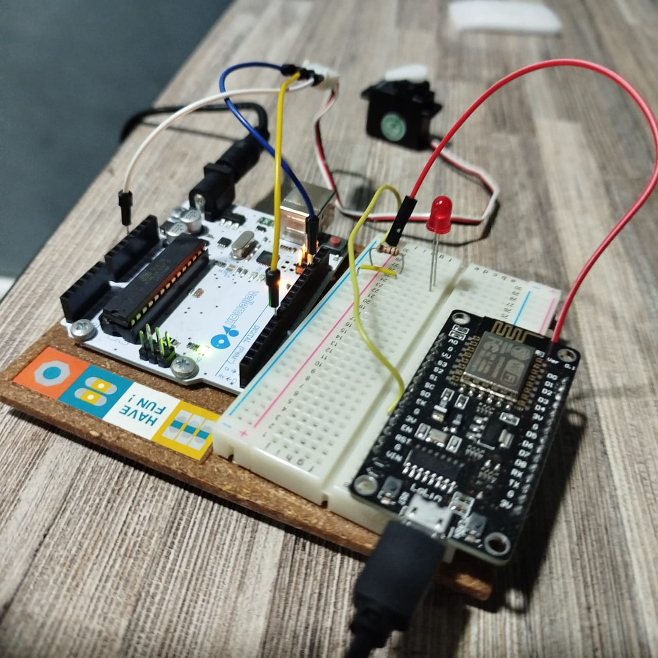 Setup with LED and servo