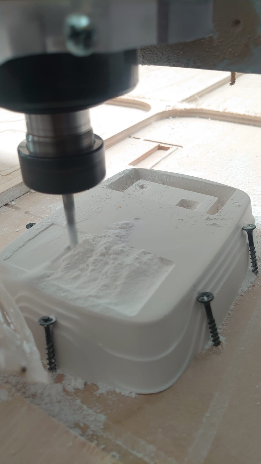 Milling the mold on CNC