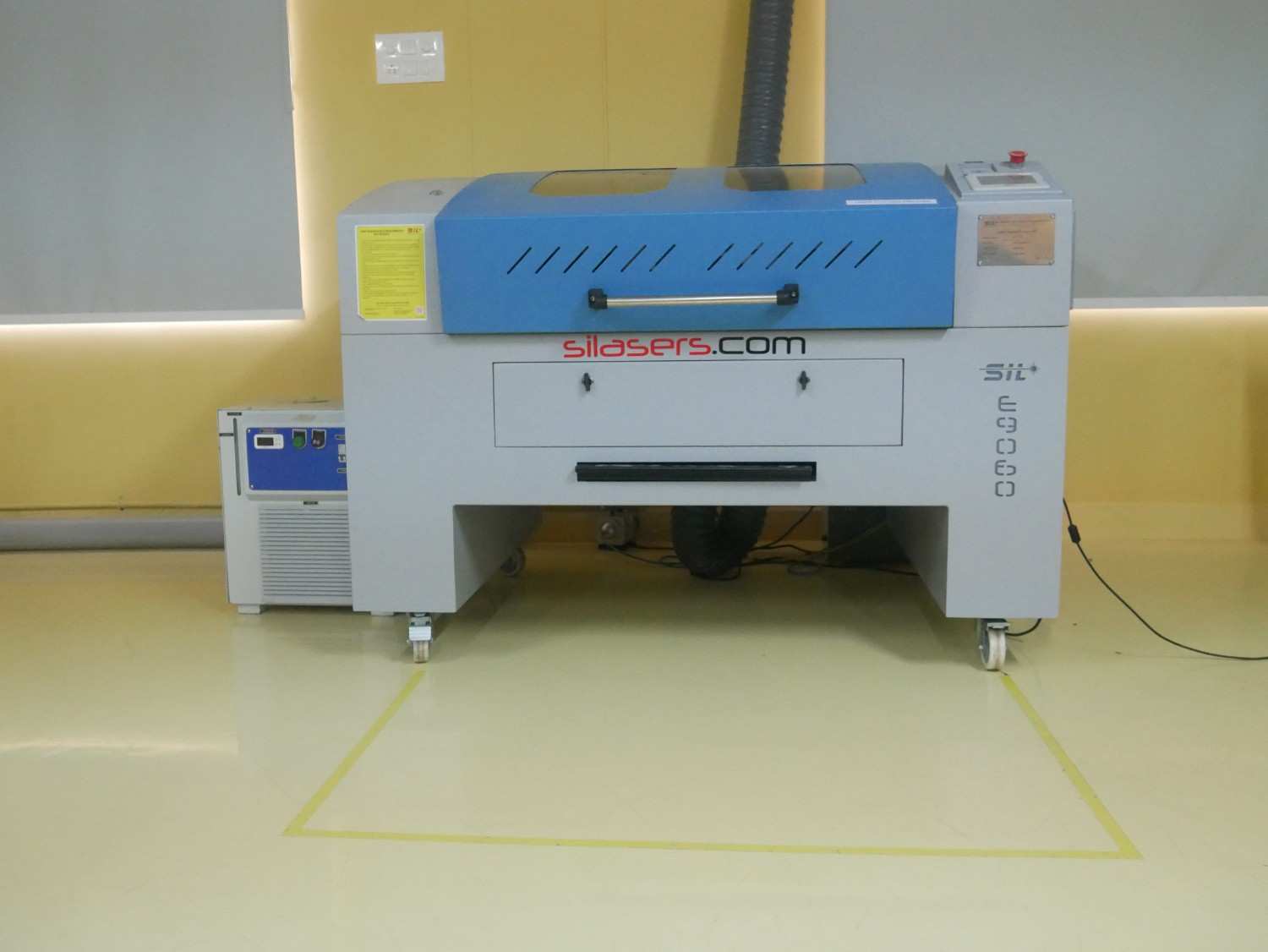 SILASERS CO2 Laser Engraving and Cutting Machine