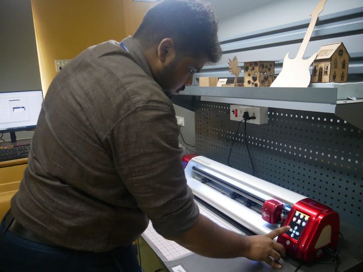 Vinyl Cutter Image 1