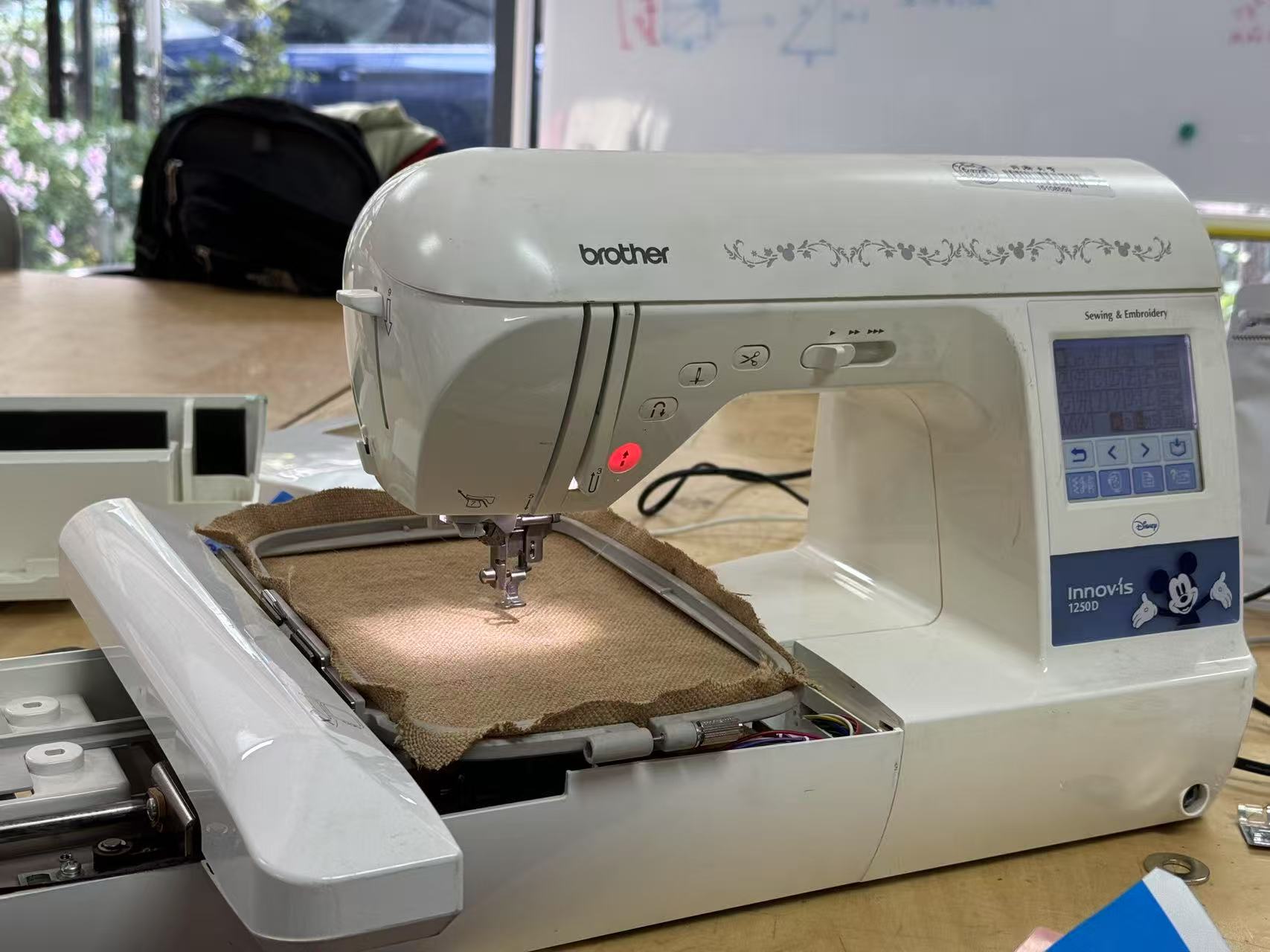 sewing_machine_002.jpg