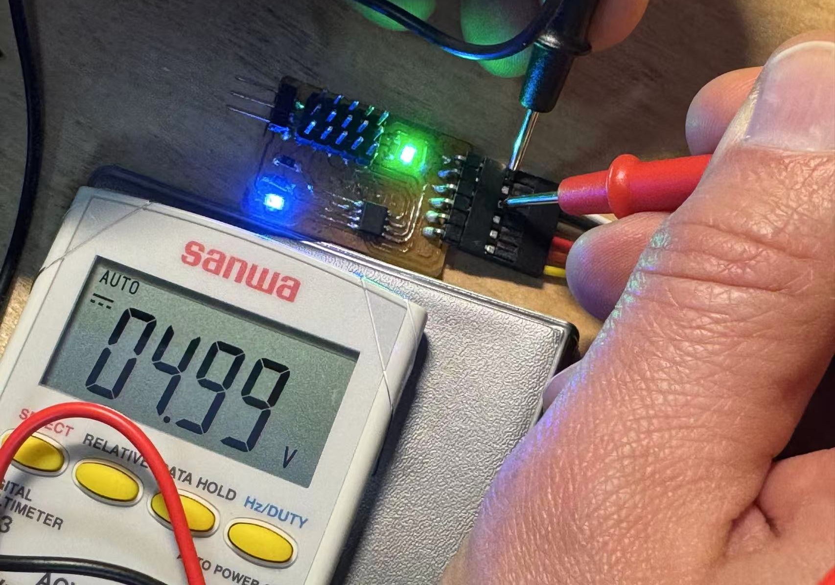 Multimeter_Voltage_1.jpg