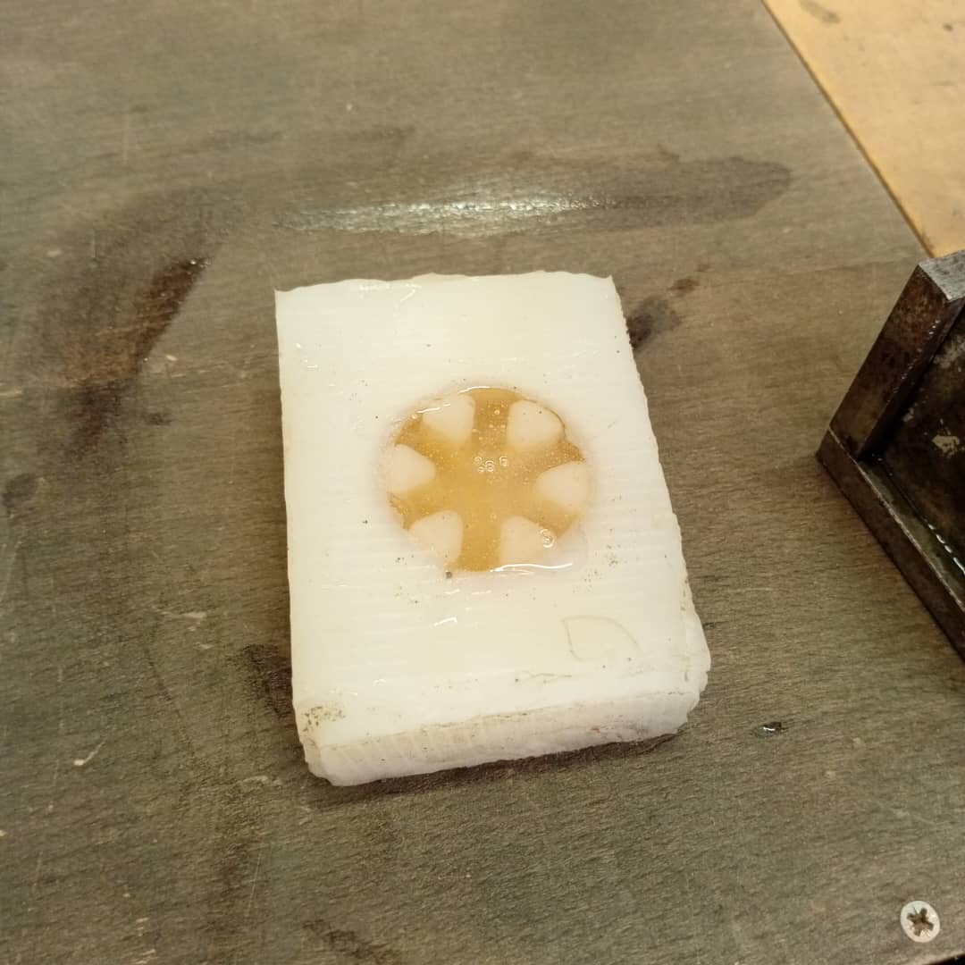 Mixture to metal mold