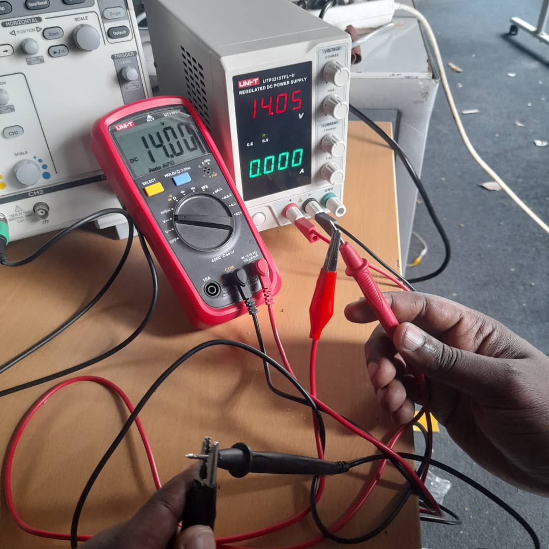 Power measurement with multimeter