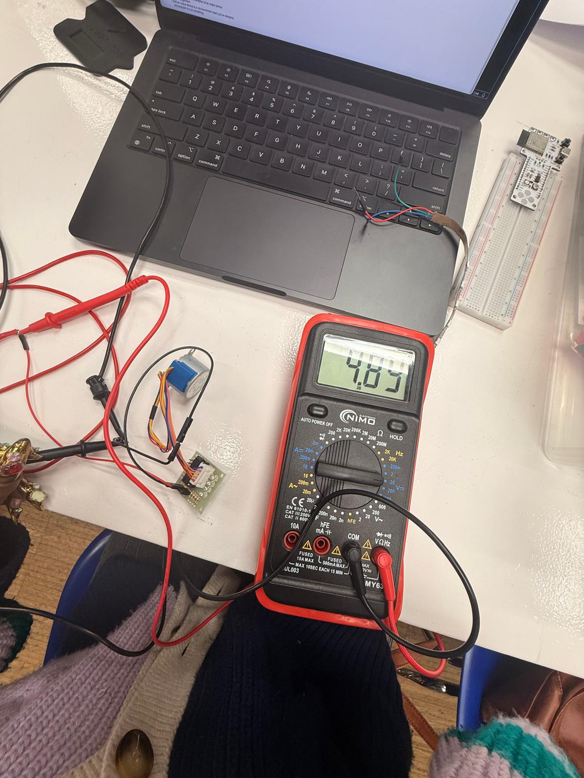Multimeter reading Stepper