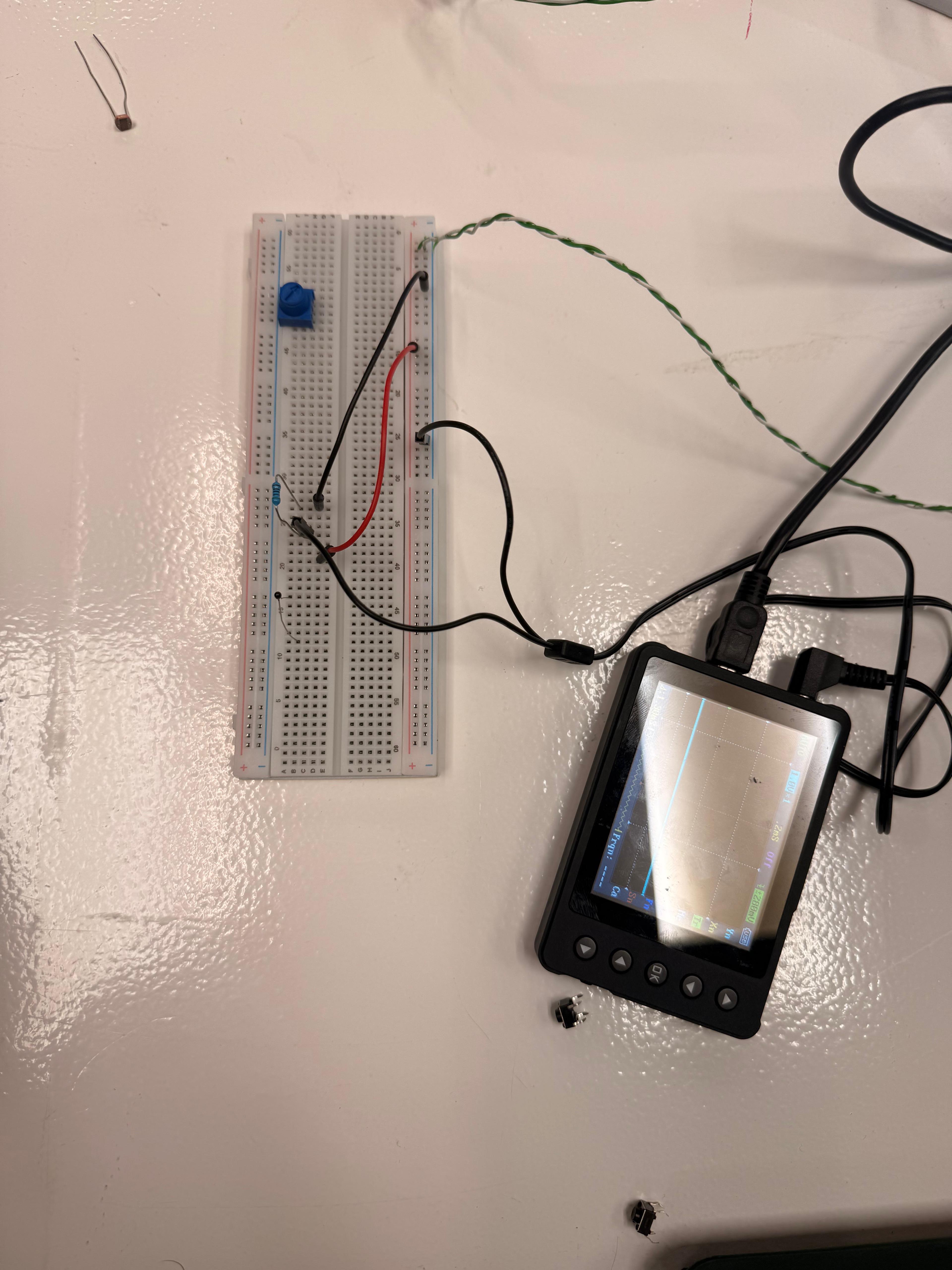 Oscilloscope connected to potentiometer