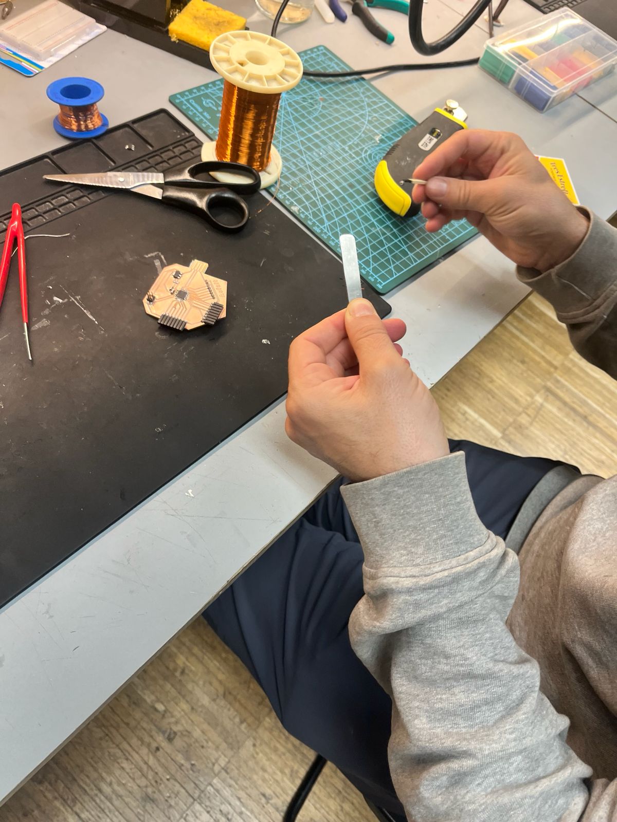 Preparing small wires for rework