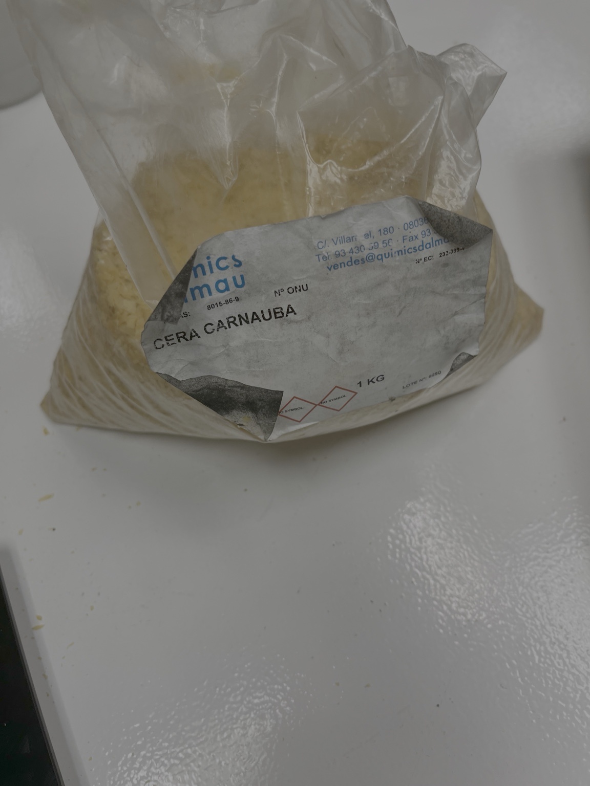 Carnauba wax material
