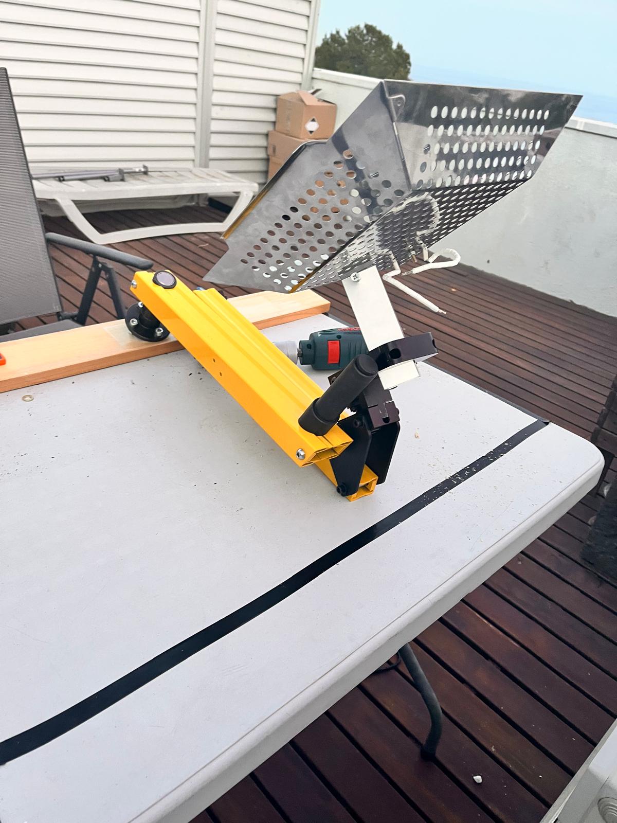 First integrated reflector assembly