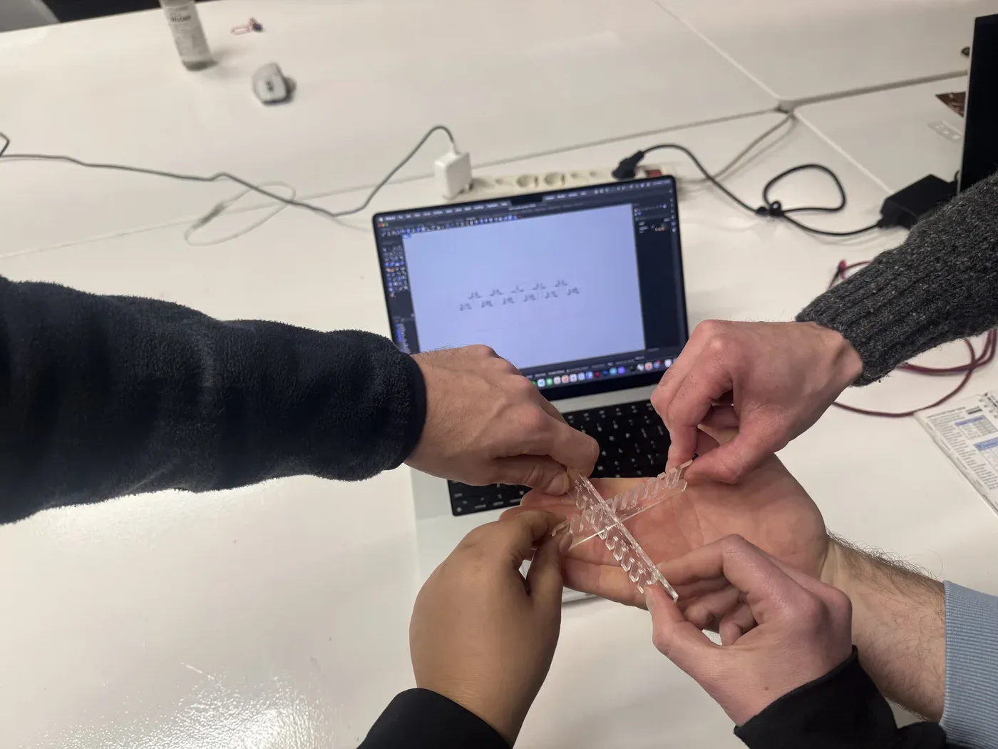 Fitting combs together