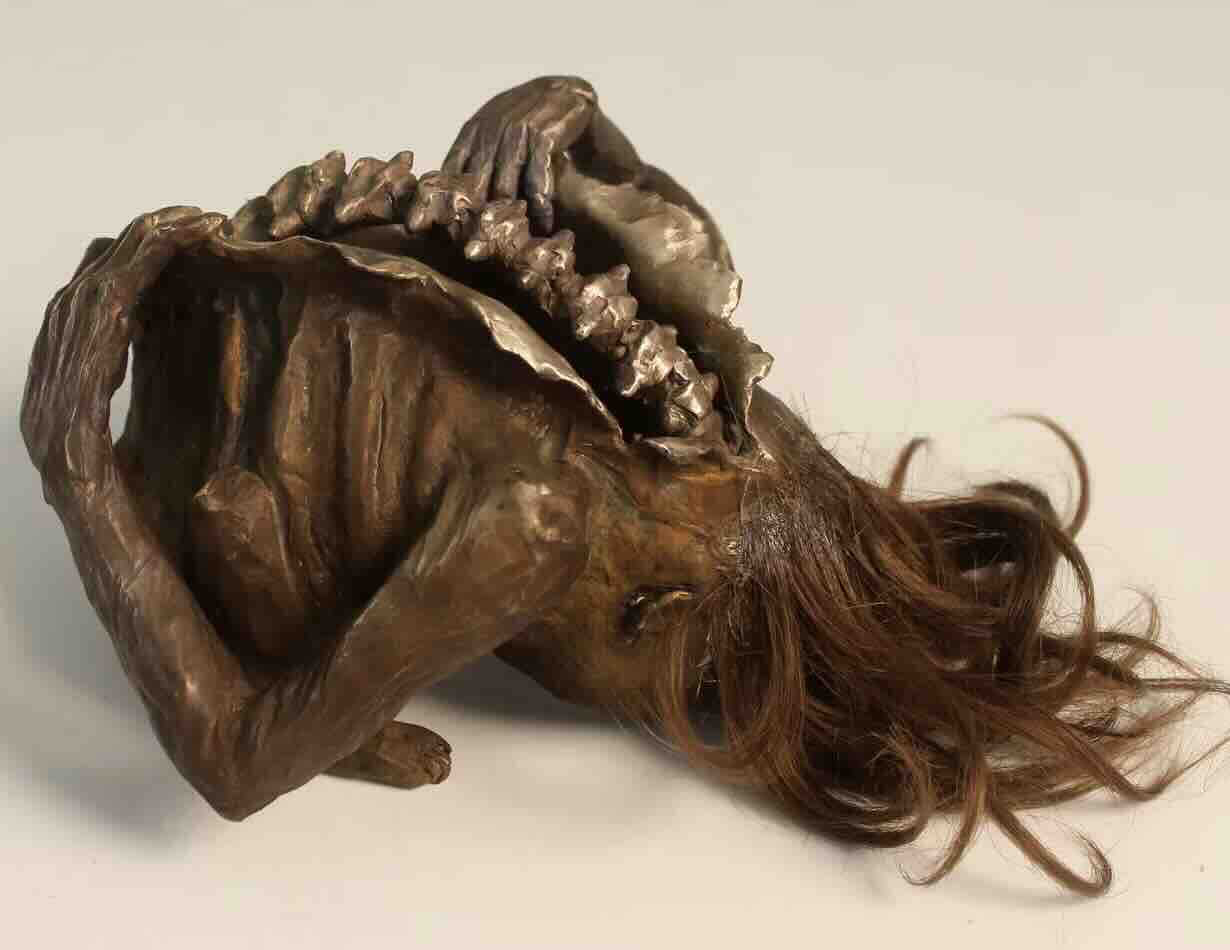../images/about/bronze_small.jpeg