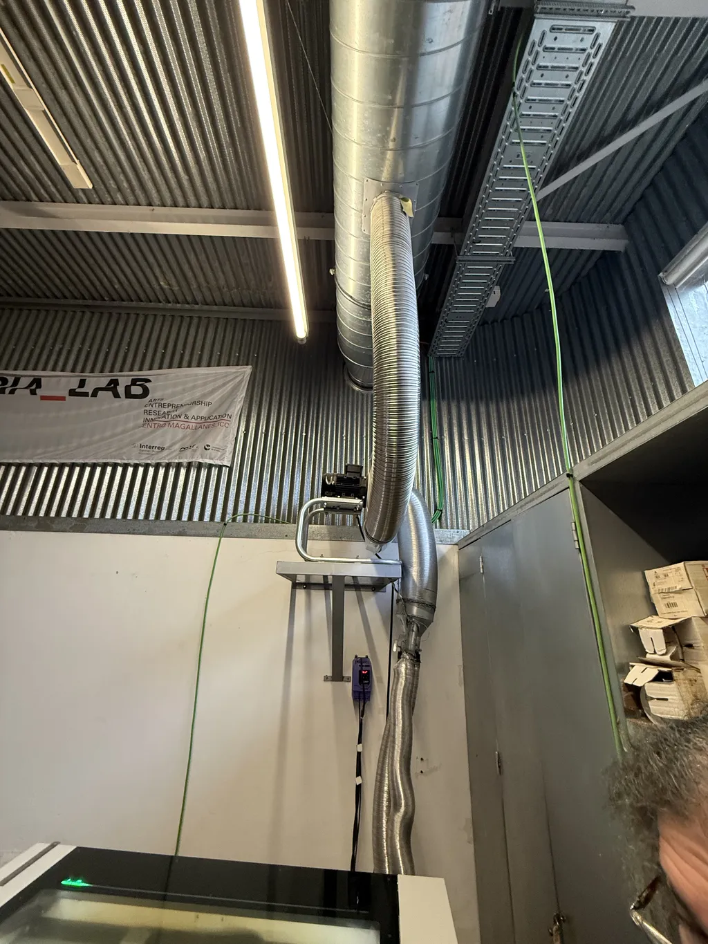 Air assist and exhaust system