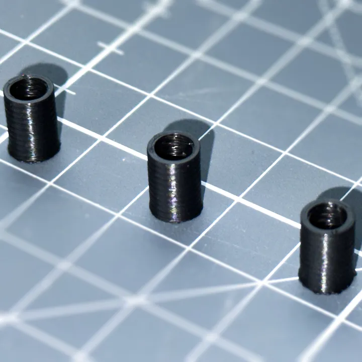 Thread diameter test prints for suction cup fit