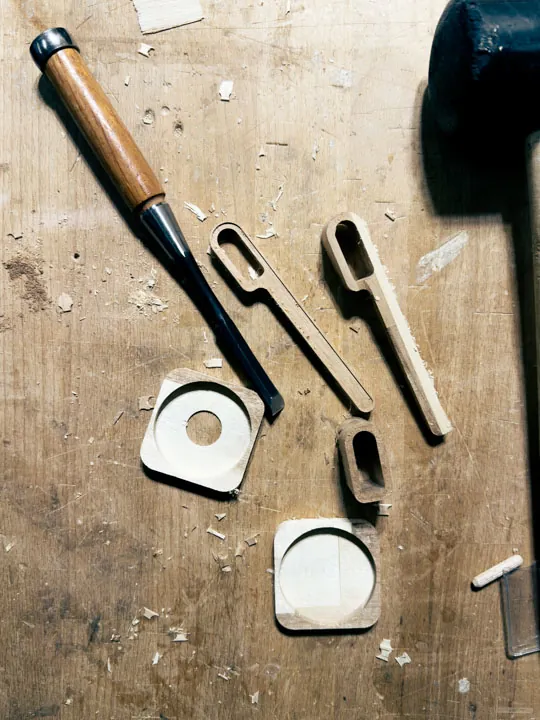 Hand-chiseled handle inlay pockets