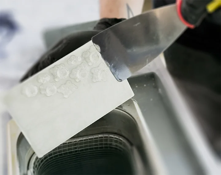 Removing excess resin after the SLA print