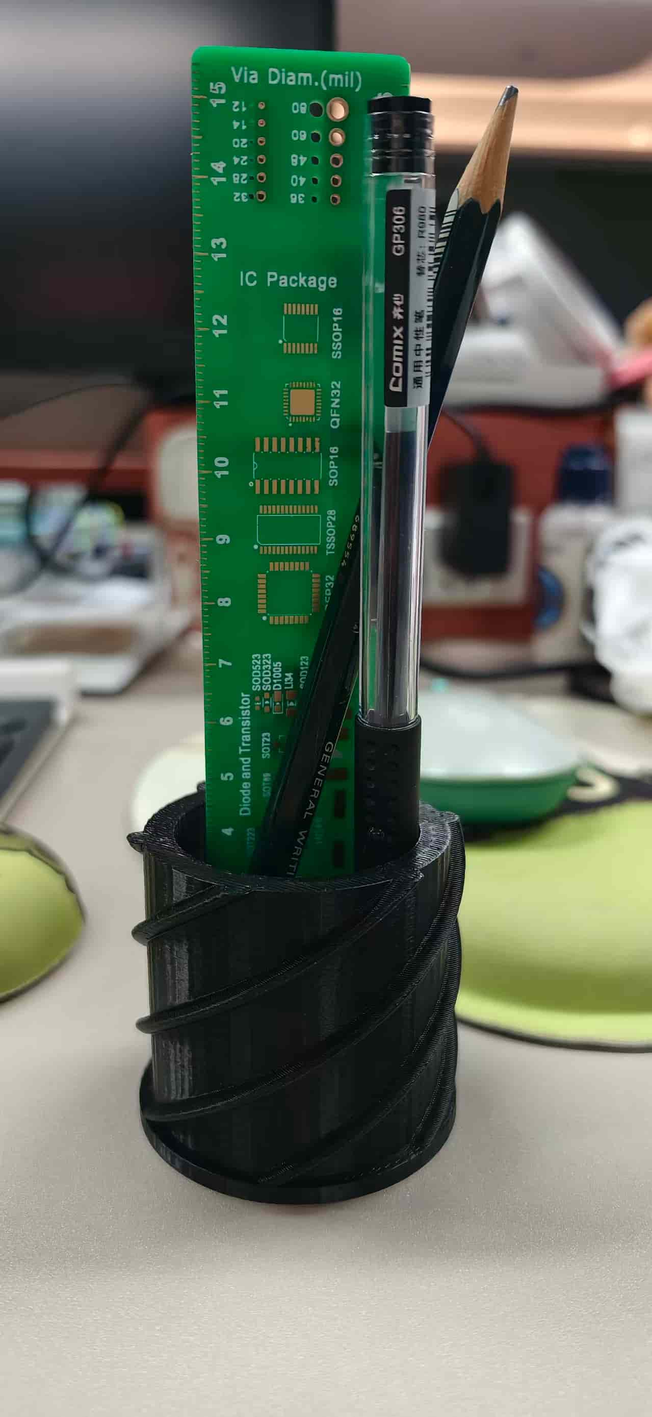 Thread Pen Holder - printed model in hand