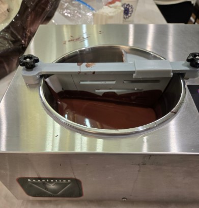 Tempered Chocolate, ready to use